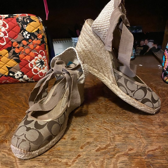 Broke my foot and can’t wear heels anymore - Picture 1 of 4